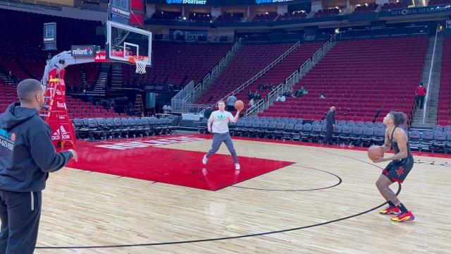 开云体育-火箭榜眼格林崛起背后：库里提建议 苦练提升投篮