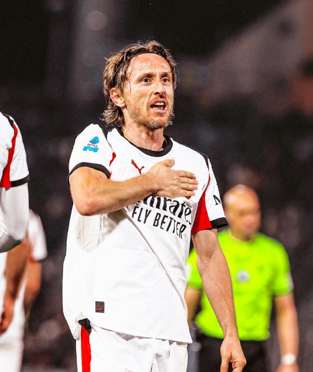 开云-铁卫90分钟破僵局，莱奥自我救赎！AC米兰2-0升班马，下轮战国米