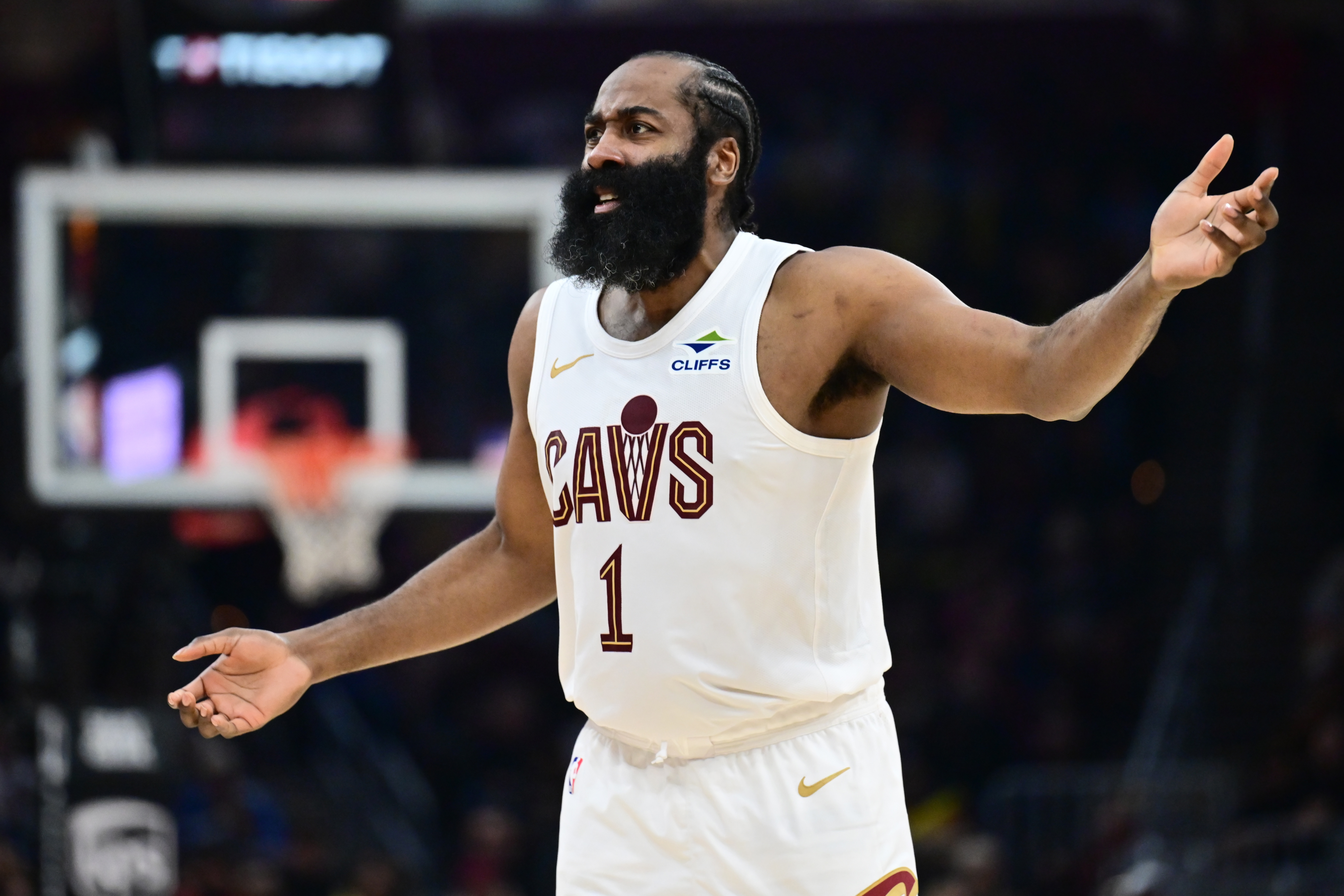 开云体育-哈登&amp;米切尔出战！ESPN明日胜率预测：骑士高达61.8% 魔术为38.2%